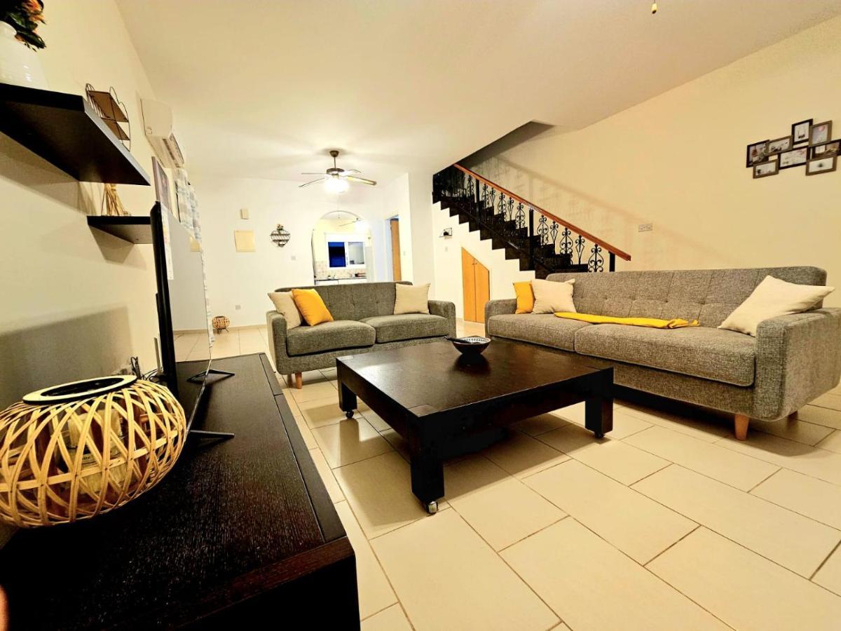 Spacious Villa With Private Pool Paphos Exterior photo